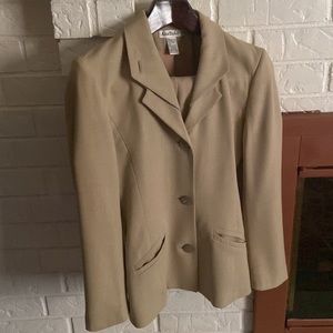 Two piece business skirt & 3button blazer. EXCELLENT CONDITION